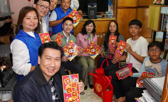Principal Officials of HKSAR Government continue year-end household visits across 18 districts  Source: HKSAR Government Press Releases