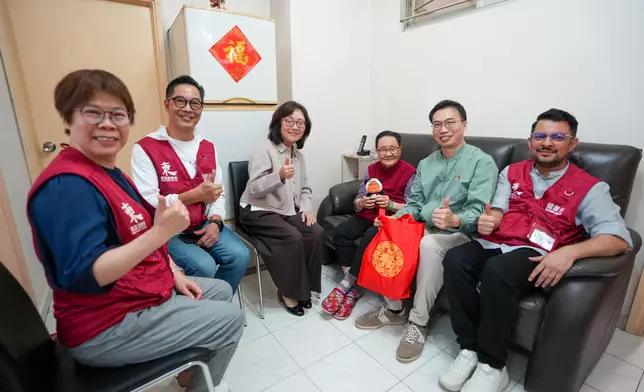 Principal Officials of HKSAR Government conclude year-end household visits for four consecutive days across 18 districts  Source: HKSAR Government Press Releases