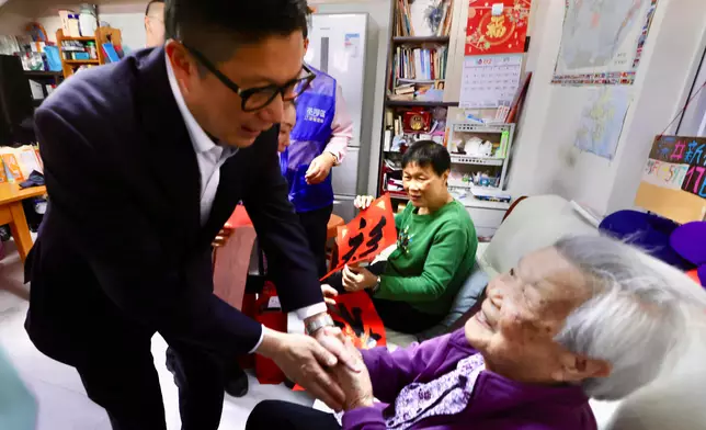 Principal Officials of HKSAR Government conclude year-end household visits for four consecutive days across 18 districts  Source: HKSAR Government Press Releases