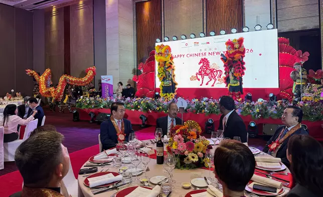 Singapore ETO holds dinner with Filipino community to celebrate Year of Horse and promote Hong Kong  Source: HKSAR Government Press Releases