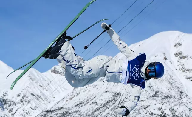 China's Eileen Gu competes during the women's freestyle skiing halfpipe final at the 2026 Winter Olympics, in Livigno, Italy, Sunday, Feb. 22, 2026. (AP Photo/Julia Demaree Nikhinson)
