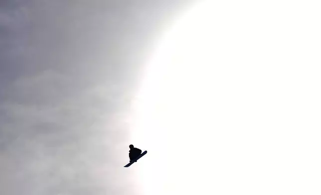 United States' Jake Canter practices before the men's snowboarding slopestyle finals at the 2026 Winter Olympics, in Livigno, Italy, Wednesday, Feb. 18, 2026. (AP Photo/Abbie Parr)