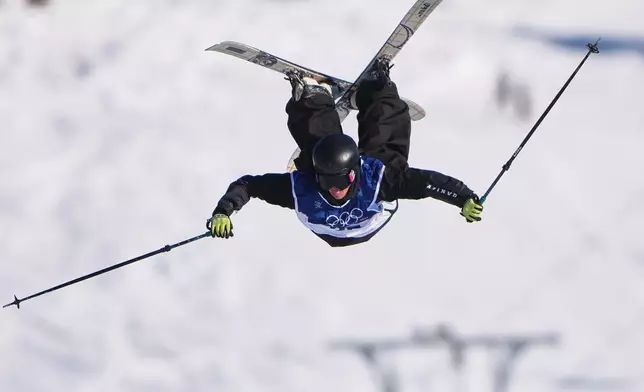 New Zealand's Lucas Ball competes during men's freestyle skiing slopestyle qualifications at the 2026 Winter Olympics, in Livigno, Italy, Saturday, Feb. 7, 2026. (AP Photo/Lindsey Wasson)