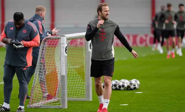 Bayern's Harry Kane attends a training session in Munich, Germany, Monday, March 9, 2026, ahead of the Champions League round of 16 soccer match between Atalanta Bergamo and FC Bayern. (AP Photo/Matthias Schrader)