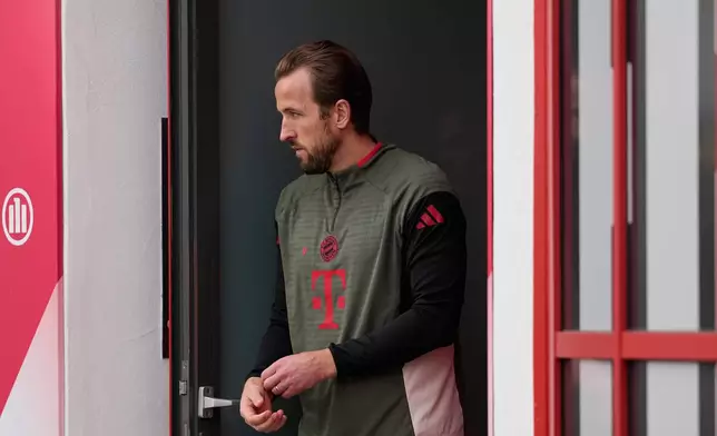 Bayern's Harry Kane arrives for a training session in Munich, Germany, Monday, March 9, 2026, ahead of the Champions League round of 16 soccer match between Atalanta Bergamo and FC Bayern. (AP Photo/Matthias Schrader)