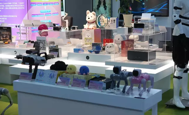 At the lifestyle pavilion, visitors can order smart wearable devices and tech products on the spot. Photo by Bastille Post