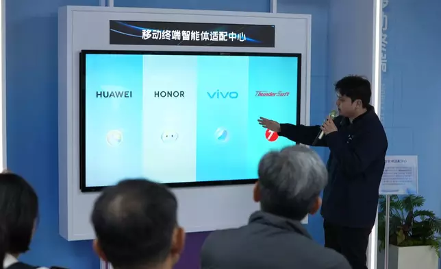 Inside the exhibition hall, the intelligent agent R&amp;D centers of three major mobile phone brands — Honor, Huawei, and Vivo —have all settled in. Photo by Bastille Post