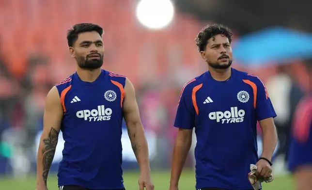 India's Rinku Singh, left, and Kuldeep Yadav during a practice session ahead of the T20 World Cup cricket final match against New Zealand in Ahmedabad, India, Saturday, March 7, 2026. (AP Photo/Ajit Solanki)