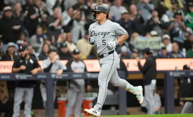 Chicago White Sox's Munetaka Murakami runs the bases after hitting a home run during the fourth inning of a baseball game against the Milwaukee Brewers, Saturday, March 28, 2026, in Milwaukee. (AP Photo/Kayla Wolf)