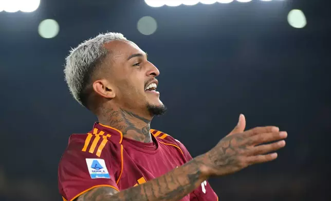 Roma's Wesley celebrates scoring during the Serie A soccer match between AS Roma and Juventus FC in Rome, Italy, Sunday March 1, 2026. (Alfredo Falcone/LaPresse via AP)