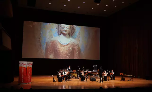 Stage photos from “Museum Series: The Sounds from Cultural Relics” concert, Photo source: the Hong Kong Gaudeamus Dunhuang Ensemble