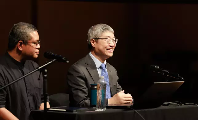 Dr. Zhao Shengliang delivering the lecture “From Dunhuang to the World – The Voice of Cultural Transmission”. Photo source: the Hong Kong Gaudeamus Dunhuang Ensemble