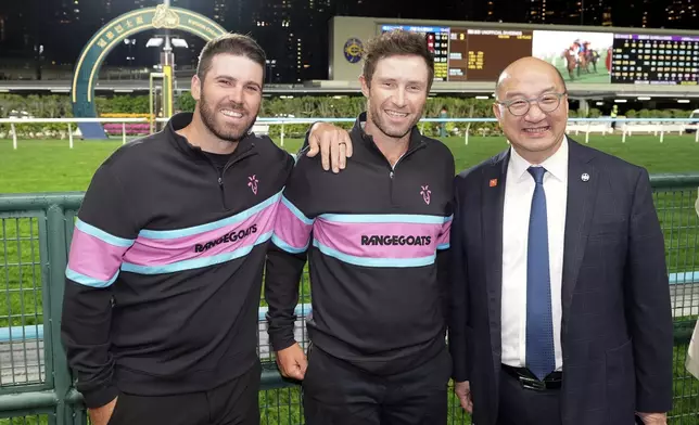 International golfers experienced Hong Kong’s cultural and culinary attractions, including Tai Kwun in Central and Happy Wednesday races at Happy Valley Racecourse, and posed for a photo with Raymond Tam, Executive Director of Corporate Affairs of The Hong Kong Jockey Club (photo 13, right) at the racecourse.