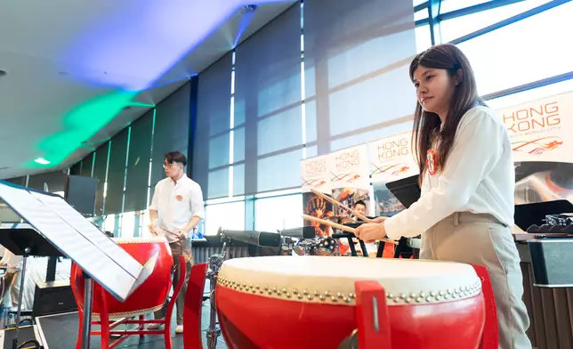 Sydney ETO holds Chinese New Year reception in Adelaide to celebrate Year of Horse and promote Hong Kong's artistic talent  Source: HKSAR Government Press Releases