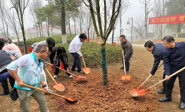 DWS visits Jiangxi to inspect protection of sources of Dongjiang River  Source: HKSAR Government Press Releases