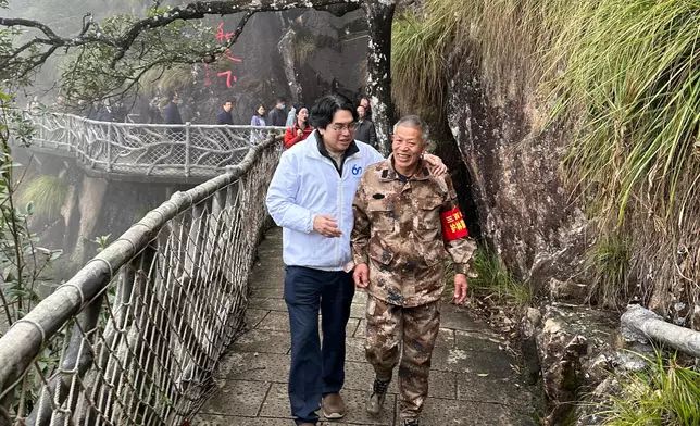 DWS visits Jiangxi to inspect protection of sources of Dongjiang River  Source: HKSAR Government Press Releases