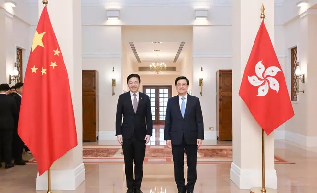 CE meets Prime Minister of Singapore (with photos/video) Source: HKSAR Government Press Releases