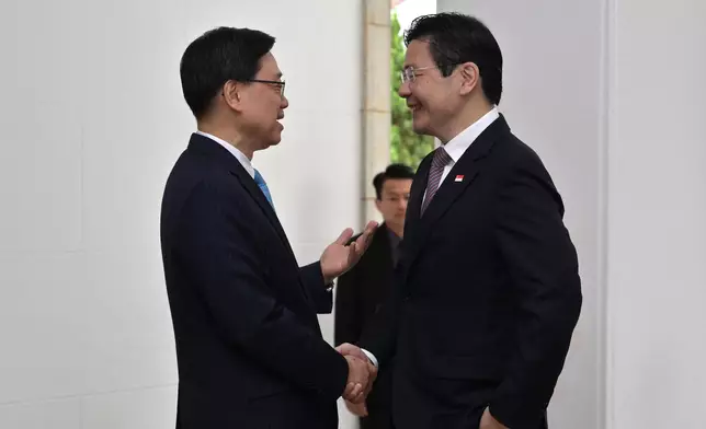 CE meets Prime Minister of Singapore (with photos/video) Source: HKSAR Government Press Releases