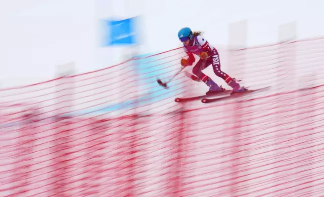 Kelsey O'Driscoll, of the United States, competes in her first run of the alpine skiing women's giant slalom standing at the 2026 Winter Paralympics, in Cortina d'Ampezzo, Italy, Thursday, March 12, 2026. (AP Photo/Emilio Morenatti)