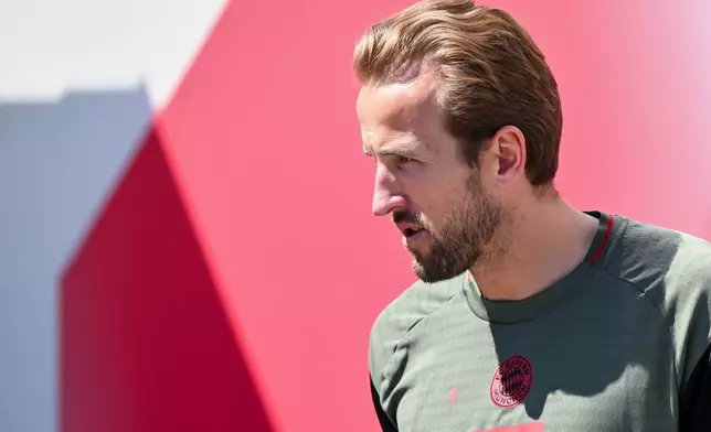 Bayern Munich's Harry Kane arrives for a team training session ahead of a Champions League semi-final, first leg soccer match against Paris Saint-Germain, in Munich, Germany, Monday, April 27, 2026. (Sven Hoppe/dpa via AP)