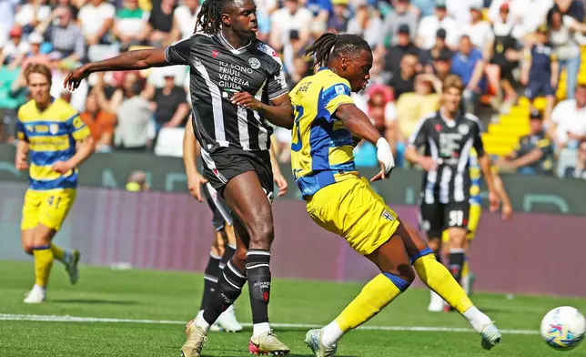 Parma's Nesta Elphege scores their side's first goal of the game during the Italian Serie A soccer match between Udinese and Parma in Udine, Italy, Saturday, April 18, 2026. (Andrea Bressanutti/LaPresse via AP)