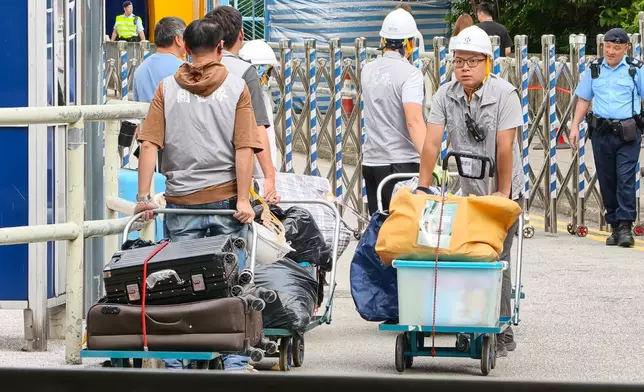Today (April 30) marks the 11th day for Wang Fuk residents to return to their homes to retrieve their belongings in phases. Photo by Bastille Post