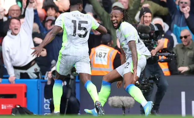 during the Premier League soccer match between Chelsea and Manchester City in London, Sunday, April 12, 2026. (AP Photo/Ian Walton)