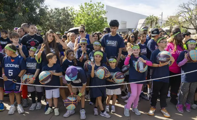 In partnership with GEICO, WNBA legend and four-time champion Sue Bird joined the local community at the Bounce event in Phoenix to celebrate GEICO’s donation of sports equipment to a local Boys &amp; Girls Clubs on Saturday, April 4, 2026 in Phoenix. Through this effort, GEICO and donation partner Good Sports are helping provide local youth with access to sports equipment and opportunities to build confidence, develop skills, and thrive both on and off the court. (Mark Peterman/AP Content Services for GEICO)