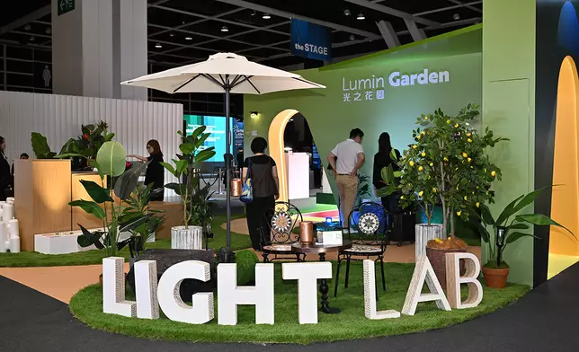 The newly launched “Light Lab” adopted a series of scenariobased and immersive designs, integrating lighting products directly into landscape, sports, cultural and artistic application settings, enabling buyers to better understand product features and practical applications. Photo By HKTDC