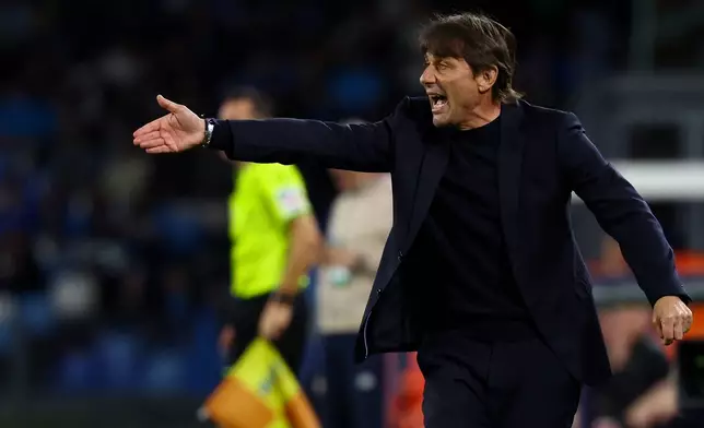 Napoli's head coach Antonio Conte shouts during the Serie A soccer match between Napoli and Cremonese, Friday, April 24 , 2026, in Naples, Italy. (Alessandro Garofalo/LaPresse via AP)