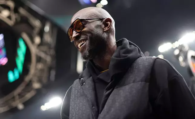 Former Minnesota Timberwolves player Kevin Garnett is introduced before an NBA basketball game between the New Orleans Pelicans and the Minnesota Timberwolves Sunday, April 12, 2026, in Minneapolis. (AP Photo/Matt Krohn)