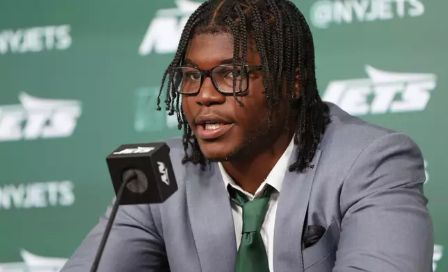 New York Jets first round draft pick, No. 2 overall, David Bailey speaks during an introductory press conference at the NFL team's training facility, Friday, April 24, 2026, in Florham Park, N.J. (AP Photo/Heather Khalifa)
