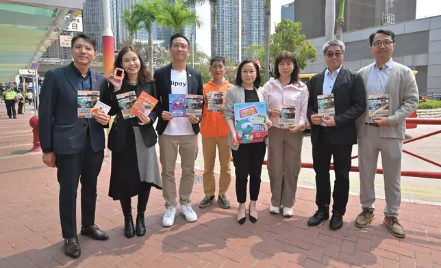 C for T observes implementation of new taxi e-payment requirement (with photos/video) Source: HKSAR Government Press Releases