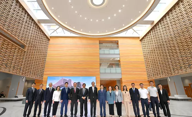 Secretary for Health witnesses signing of strategic collaboration agreements by The Chinese Medicine Hospital of Hong Kong with Hebei Provincial Hospital of Chinese Medicine and Shenzhen Traditional Chinese Medicine Hospital  Source: HKSAR Government Press Releases