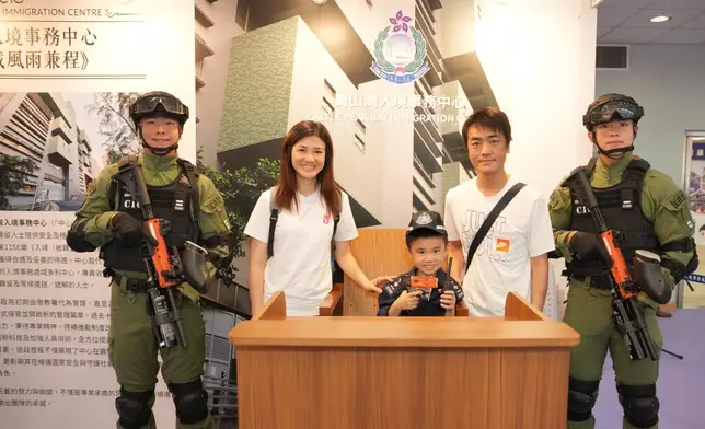 National Security Education Day - Immigration Service Institute of Training and Development Open Day held today  Source: HKSAR Government Press Releases