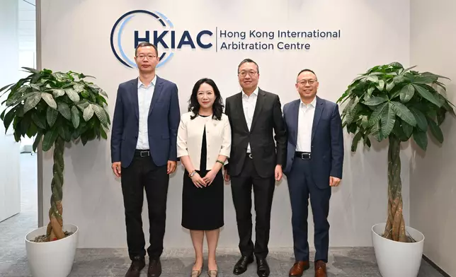 SJ calls on central ministries and authorities in Beijing  Source: HKSAR Government Press Releases