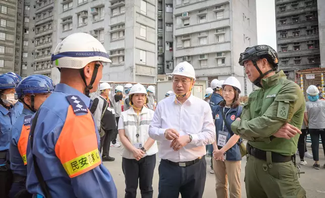 Government concludes second-day arrangements for Wang Fuk Court residents returning to their units  Source: HKSAR Government Press Releases