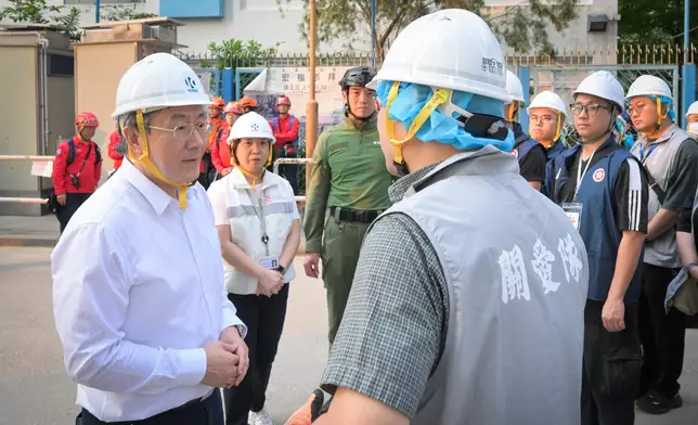 Government concludes second-day arrangements for Wang Fuk Court residents returning to their units  Source: HKSAR Government Press Releases