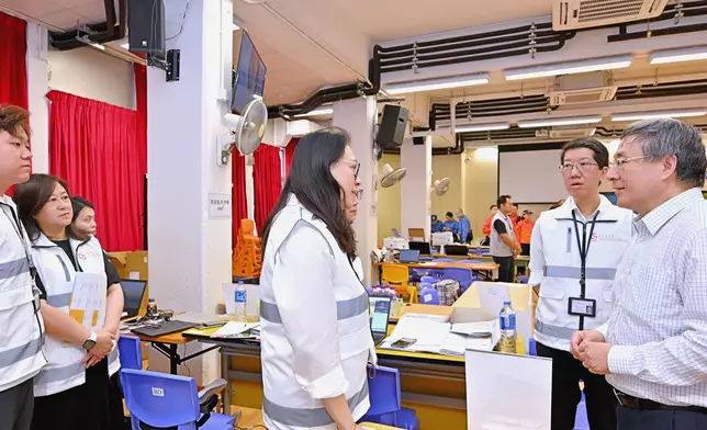 Government concludes fourth-day arrangements for Wang Fuk Court residents returning to their units  Source: HKSAR Government Press Releases