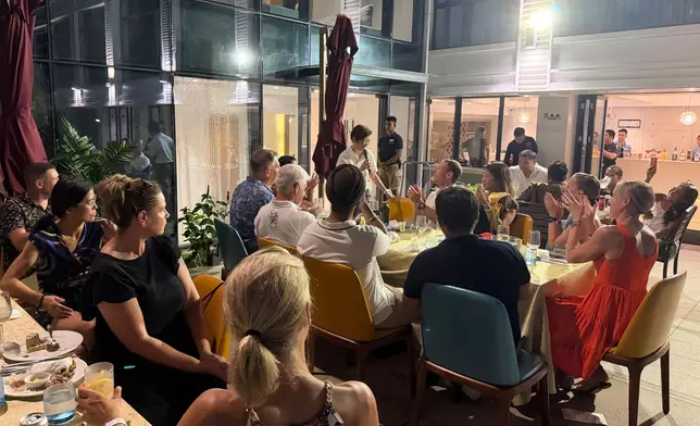 Singapore ETO supports Hong Kong racers at LOVEBoracay International Dragon Boat Festival and promotes Hong Kong as Asia's events capital  Source: HKSAR Government Press Releases