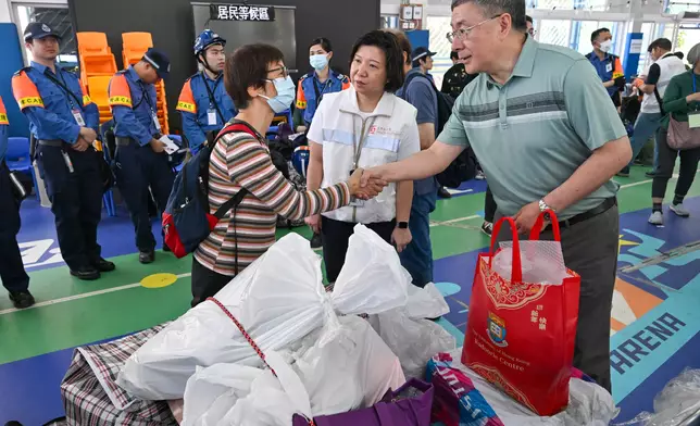 Government concludes seventh-day arrangements for Wang Fuk Court residents returning to their units  Source: HKSAR Government Press Releases