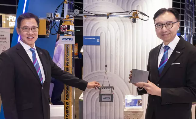 ASTRI showcases 40 market-ready technologies at InnoEX. Picture shows Ir Dr Ted Suen, Chief Executive Officer of ASTRI (left) and Ir Prof Sunny Lee, Board Chairman of ASTRI at the fair. Photo source: ASTRI