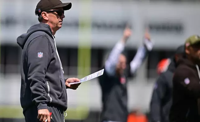Cleveland Browns head coach Todd Monken watches a play during NFL football practice, Tuesday, April 21, 2026, in Berea, Ohio. (AP Photo/David Dermer)