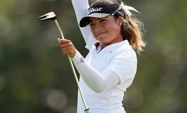 Maria José Marin, of Colombia, celebrates her win after the Augusta National Women's Amateur golf tournament, Saturday, April 4, 2026, in Augusta, Ga. (AP Photo/Chris Carlson)