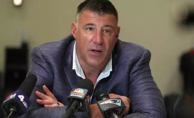 New England Patriots head coach Mike Vrabel speaks to reporters at the NFL football annual meetings, Tuesday, March 31, 2026, in Phoenix. (AP Photo/Ross D. Franklin)