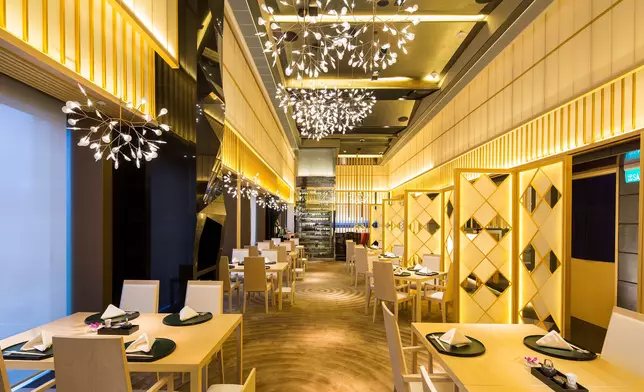 Yamazato celebrates its Black Pearl One Diamond distinction with a contemplative kaiseki by Executive Chef Hideaki Hayashi, where seasonal purity, meticulous craftsmanship, and serene vistas converge to distil the quiet poetry of Japanese haute cuisine.