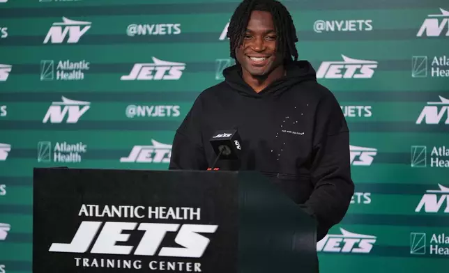 New York Jets' D'Angelo Ponds speaks at a news conference during rookie minicamp at the NFL football team's practice facility Friday, May 8, 2026, in Florham Park, N.J. (AP Photo/Frank Franklin II)