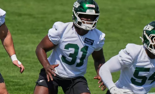 New York Jets' David Bailey takes part in drills at rookie minicamp at the NFL football team's practice facility Friday, May 8, 2026, in Florham Park, N.J. (AP Photo/Frank Franklin II)
