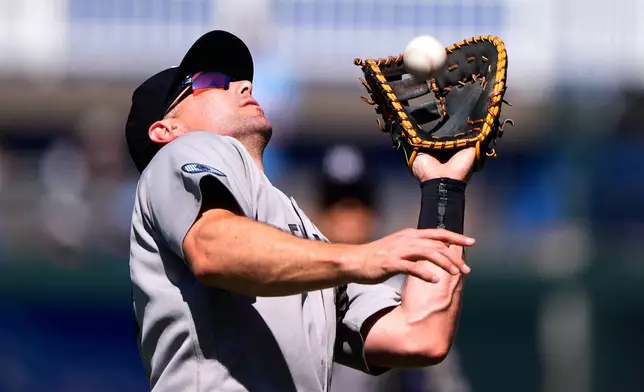 New York Yankees first baseman Paul Goldschmidt catches a fly ball for the out on Kansas City Royals' Salvador Perez during the third inning of baseball game Monday, May 25, 2026, in Kansas City, Mo. (AP Photo/Charlie Riedel)