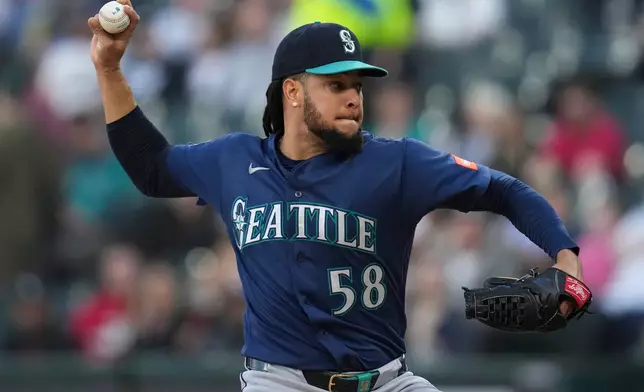 Seattle Mariners starting pitcher Luis Castillo throws against the Chicago White Sox during the first inning of a baseball game, Saturday, May 9, 2026, in Chicago. (AP Photo/Erin Hooley)